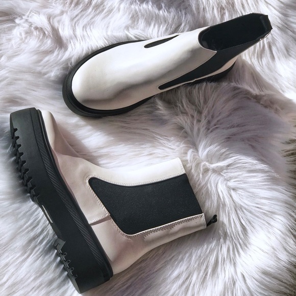 Soda Reeve White Platform Chelsea Lug Flat Boot - Picture 3 of 6